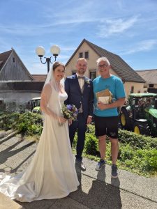 Mehr über den Artikel erfahren Kirchliche Trauung von Johannes und Tabea Benz