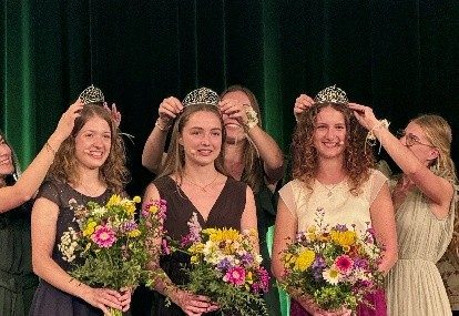 Du betrachtest gerade Viktoria Benz zur Badischen Weinprinzessin gekrönt